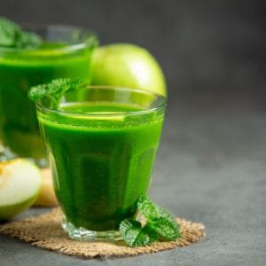 13 Receitas de Suco Detox para uma Vida mais Saudável: Limpeza Interna e Bem-Estar